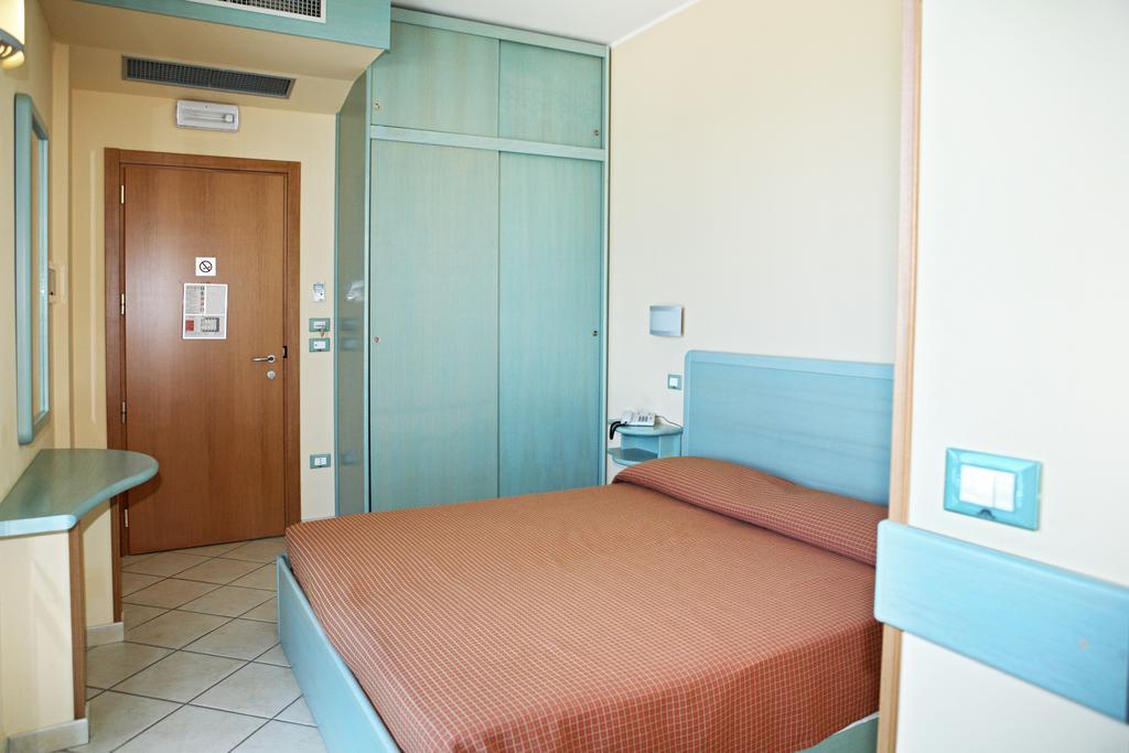 Abbazia Club Hotel Маротта Номер фото